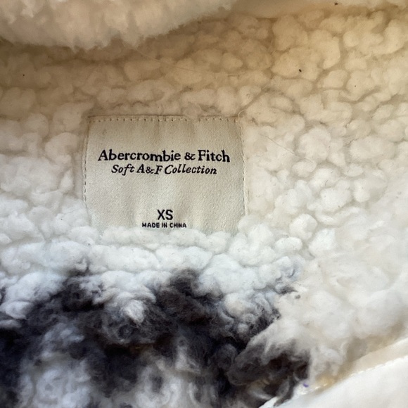 Abercrombie & Fitch White and Black Sherpa Jacket - Picture 2 of 4